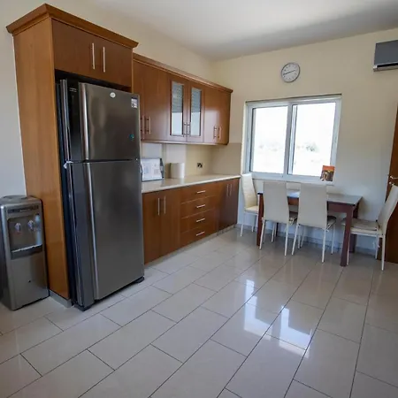 Savv Holiday Villa Larnaca